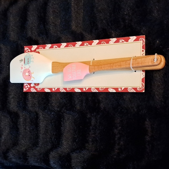 *CLEARANCE..The Bakeshop super cute spatulas - Picture 2 of 6
